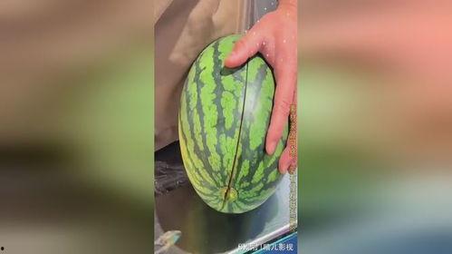 吃瓜热门人物,揭秘吃瓜热门人物背后的故事