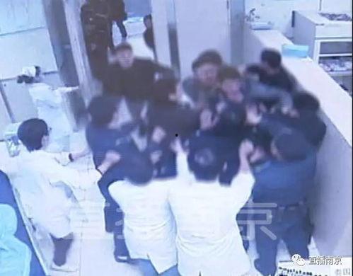 南京爆料男子被打视频播放,街头暴力冲突引发社会关注
