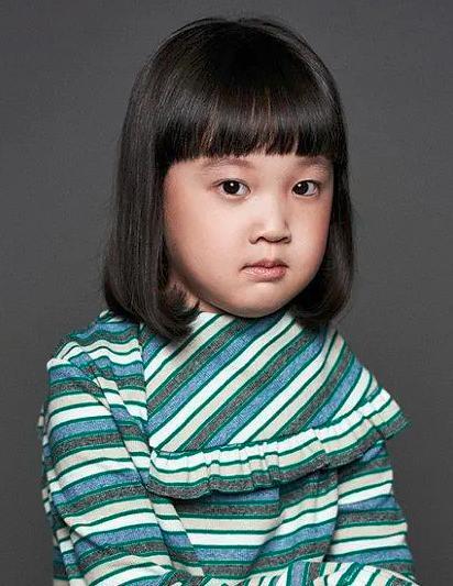 网红金雪,网红界的璀璨新星，揭秘她的魅力与成功之路